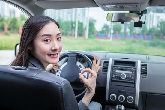 海外外贸电商(央媒聚焦跨境电商：去年出口增19.6%，成外贸领域新亮色)