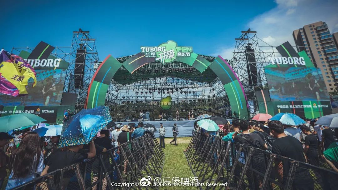 音乐节爆火,蜜雪冰城、元气森林坐不住了