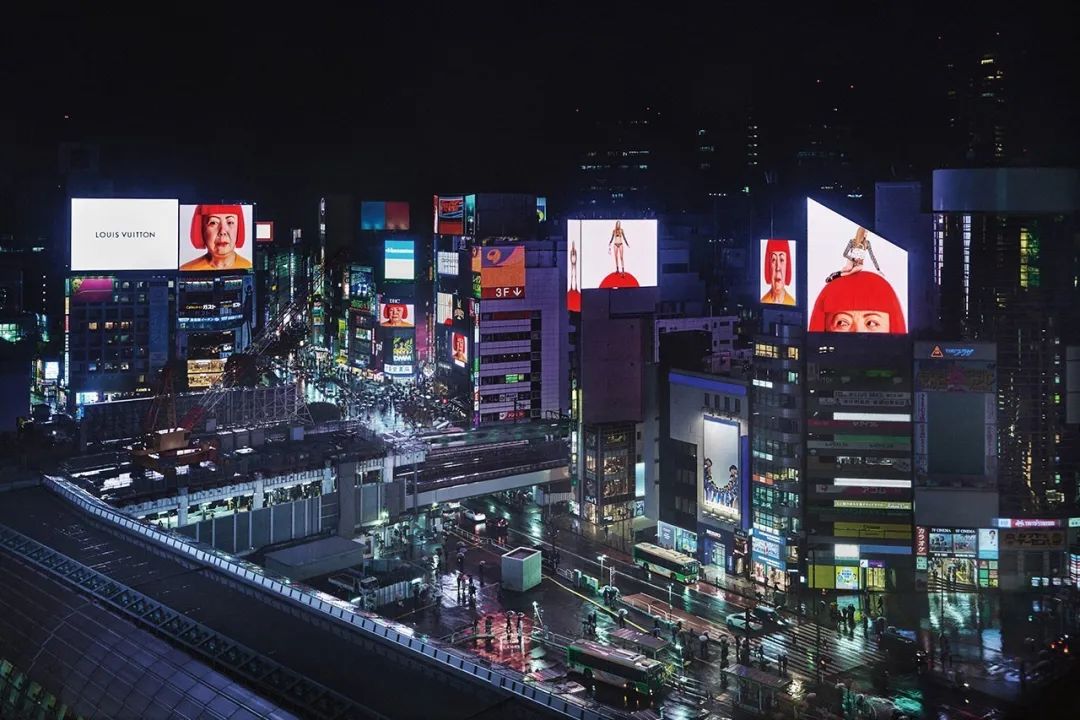 时隔10年!“LV X 草间弥生”又杀回来了!连东京塔都变成了“波点塔”!网友:阵仗确实大,但密恐麻了!