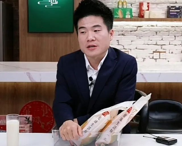 东方甄选选择&ldquo;锁死&rdquo;，董宇辉不会成为下一个李子柒？