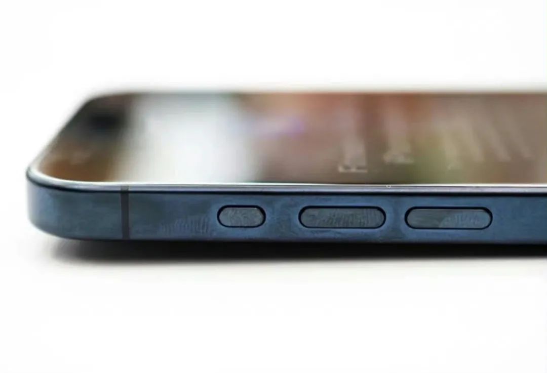 史上最冷苹果季,iPhone15卖不动16凑!