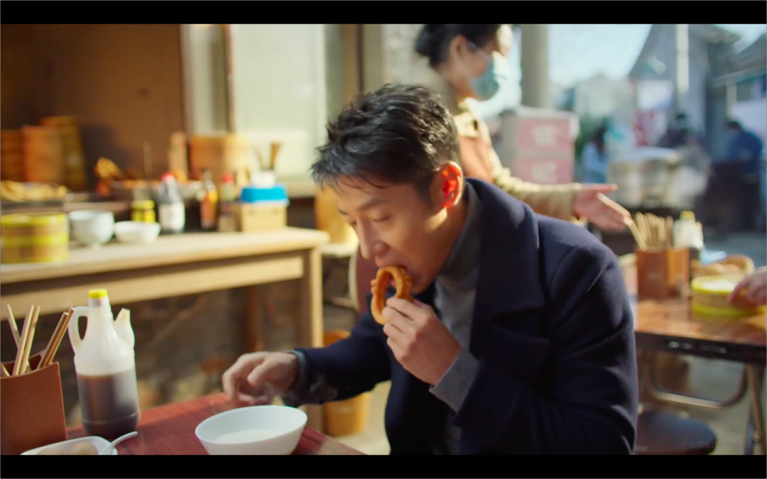 撒贝宁x何同学梦幻联动，vivo解锁科技背后的&ldquo;人文之悦&rdquo;