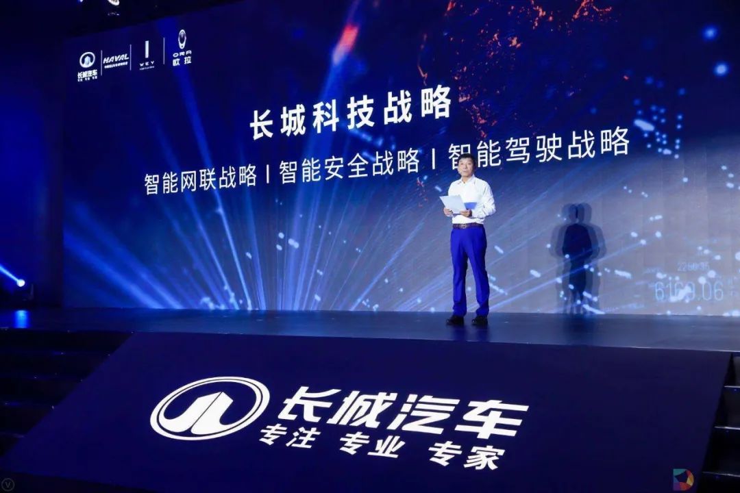 毫末有三宝:拼爹 碰瓷 夸自己好