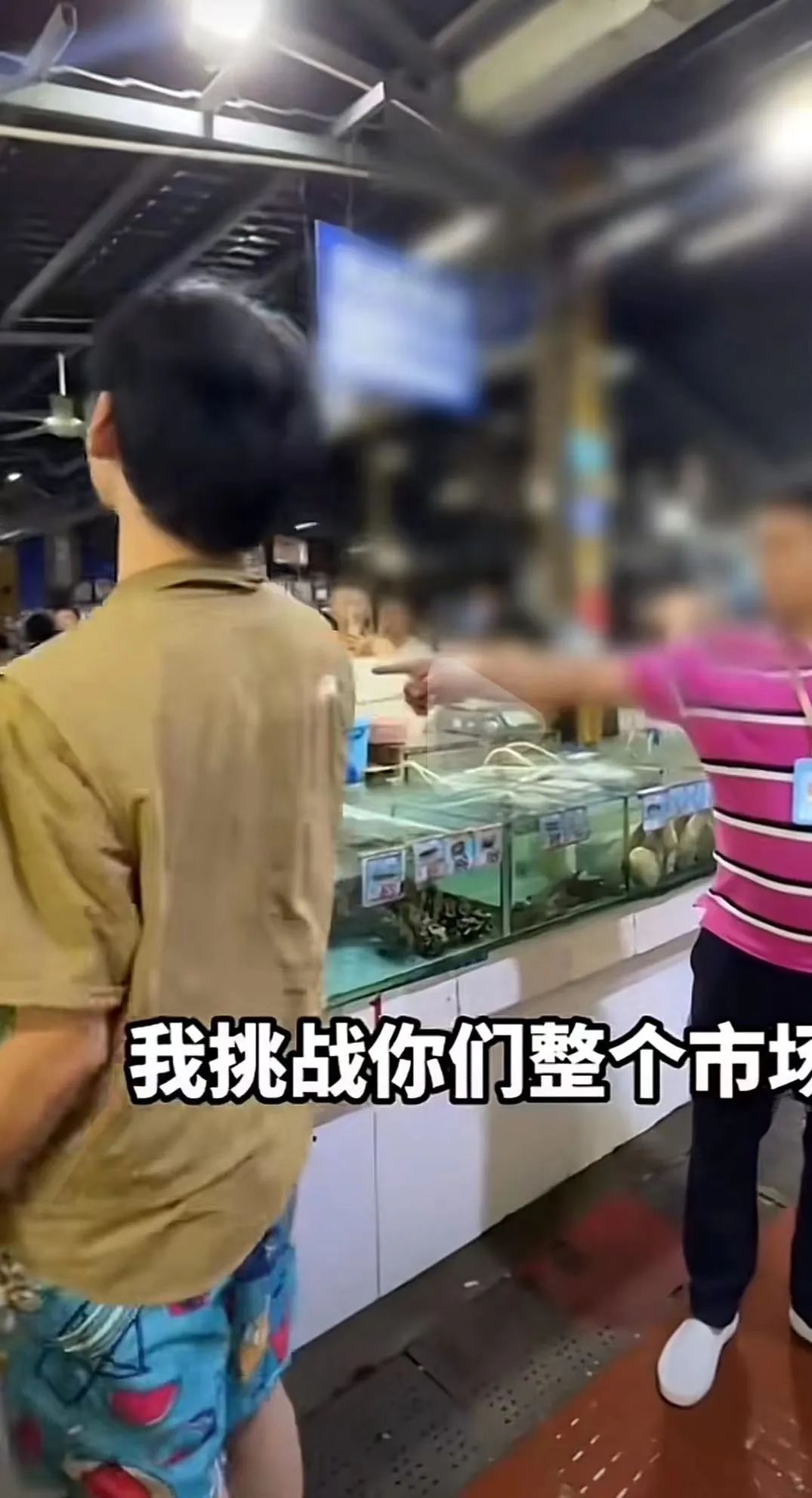 网红铁头:打假成赚钱武器,但险中难求富贵