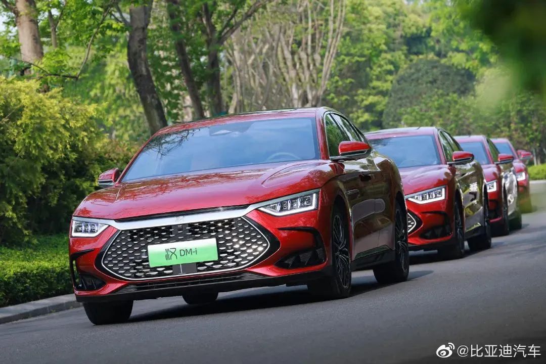 首破300万辆,比亚迪一路狂奔