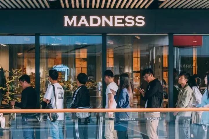 王鹤棣开“潮牌”店了:但90%的明星“潮牌”都失败了