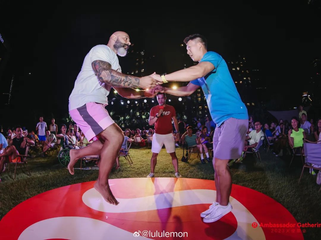 Lululemon,「含男量」飙升