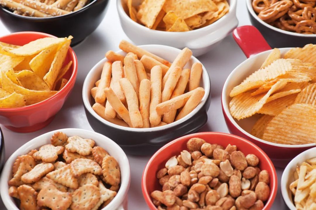 化敌为友？三只松鼠和零食很忙各有小九九