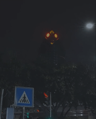 200亿的“姨妈巾高铁站”火了!网友:流量再大也能兜住