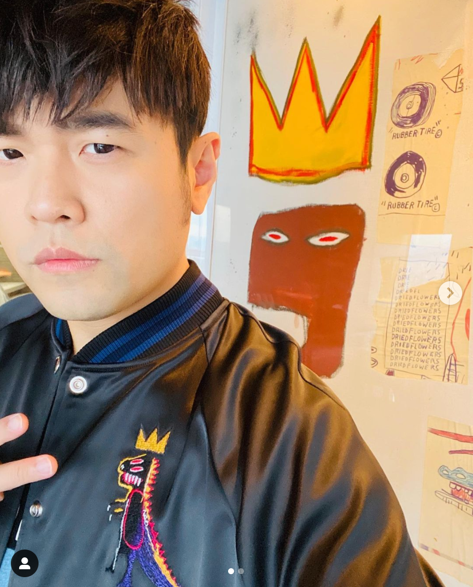蔡康永开“冤种”艺术展,周杰伦一口气买3张?批发进货式购买,引粉丝不解!网友:看不懂啊,这也算艺术品?