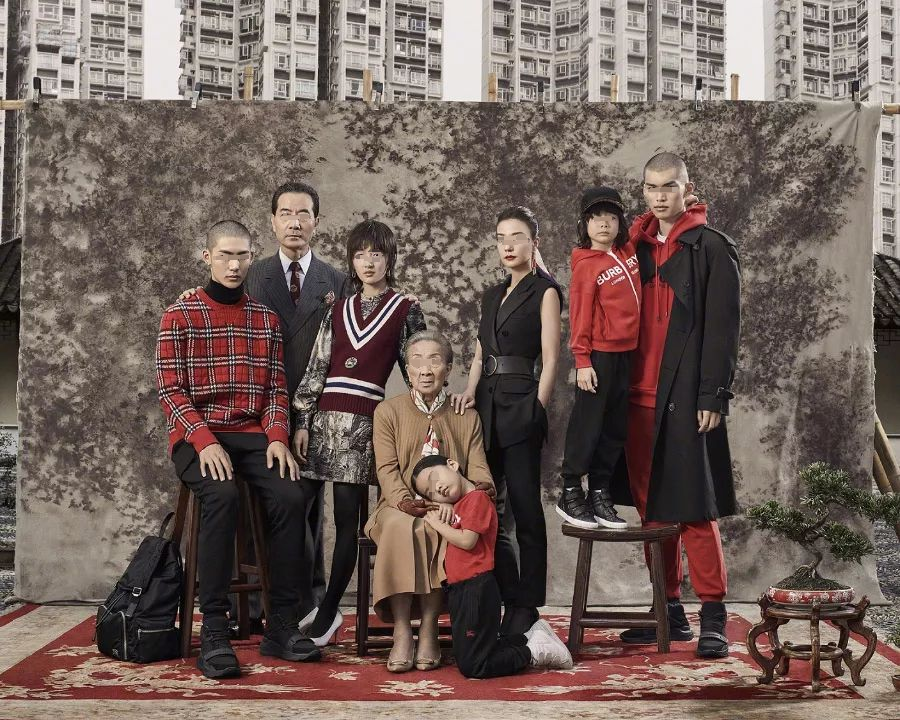 比全红婵更丑!Burberry阴间广告坑惨“最美影后”