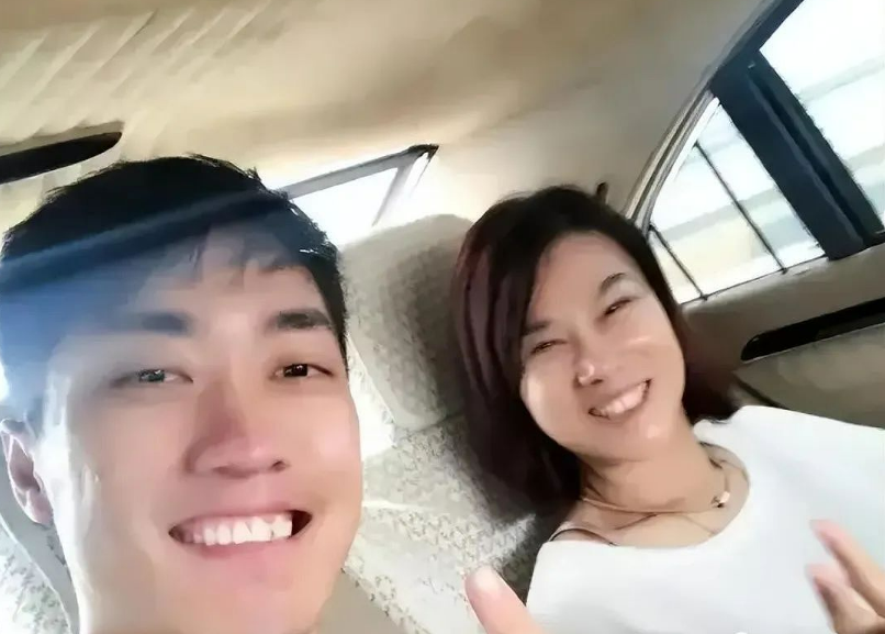 金星黄腔暗讽董明珠王自如热恋,大V证实恋情,大骂流氓男吃软饭