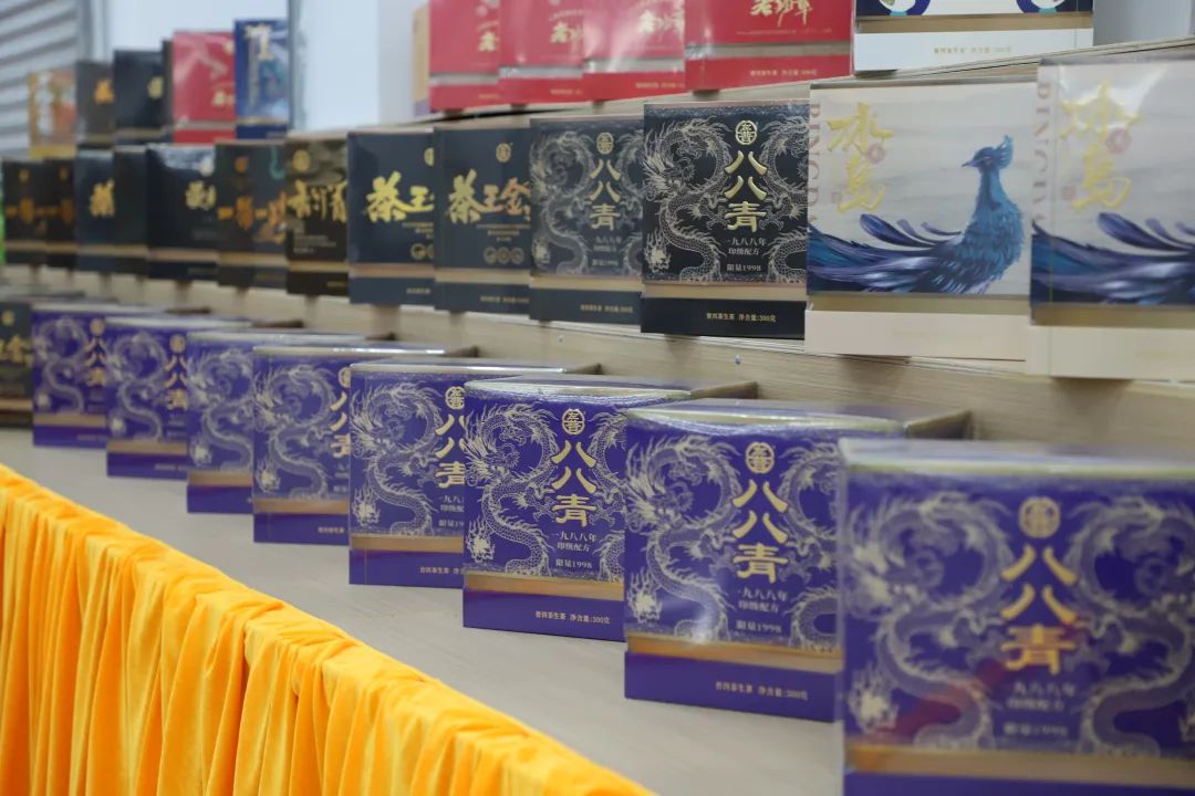 千年茶乡直播变形记:有人赚到一辆迈巴赫,有人苦恼如何做增量
