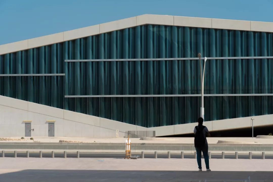 卡塔尔建筑杀出圈了!遍地“建筑界诺贝尔奖”得主设计作品!网友:土豪国的设计,竟然一点也不土!