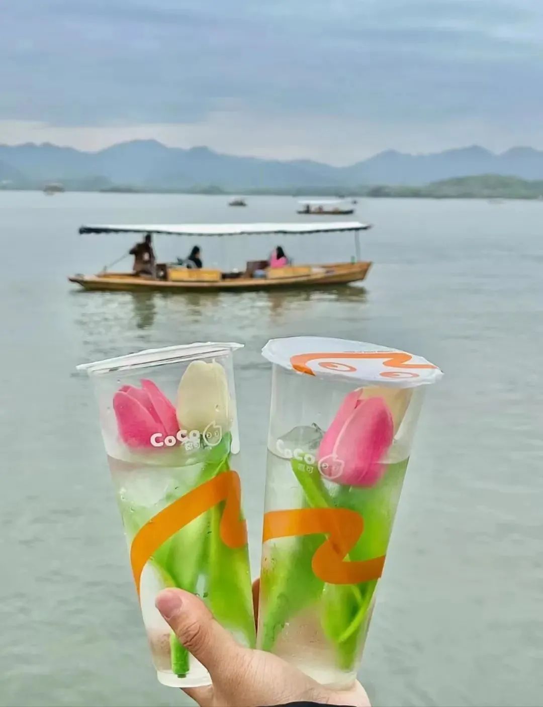 鲜花+奶茶杯,“春日营销”王炸组合!