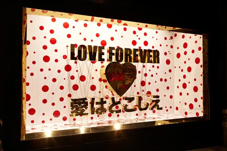 时隔10年!“LV X 草间弥生”又杀回来了!连东京塔都变成了“波点塔”!网友:阵仗确实大,但密恐麻了!