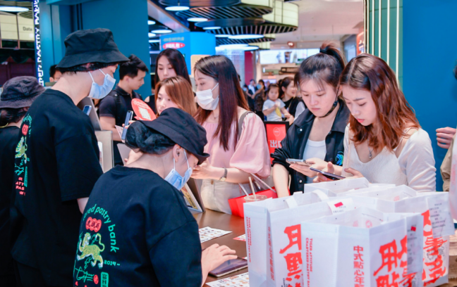 虎头局关店撤城，网红点心割不动年轻人
