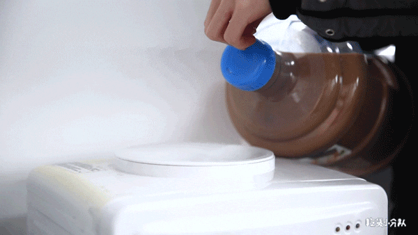 奈雪一桶2.2L，主打一个&ldquo;大&rdquo;营销！