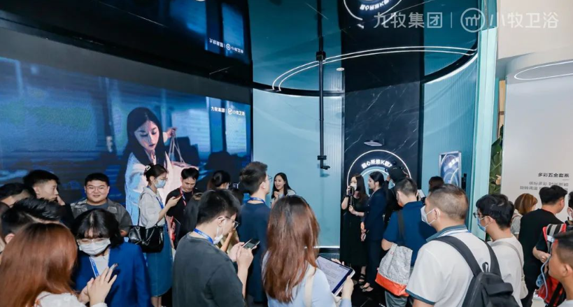 争抢年轻人市场,“质价比”和“情绪”一个都不能少