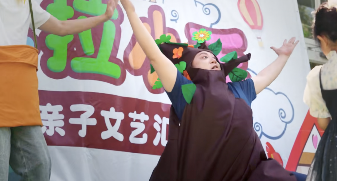 这是一条“爹”味儿很重的视频……..