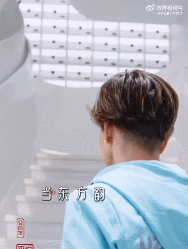 花西子的&ldquo;跨性别&rdquo;代言，李佳琦看傻眼了！