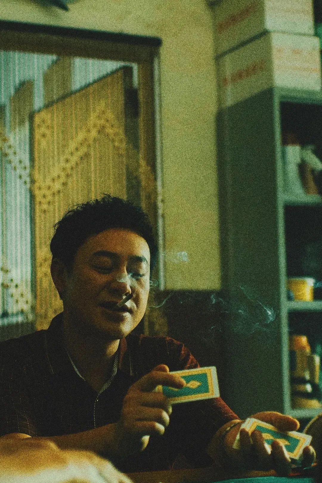 杀疯了！张颂文一周上了16个热搜，卖鱼佬彻底火了！网友：京海版教父！