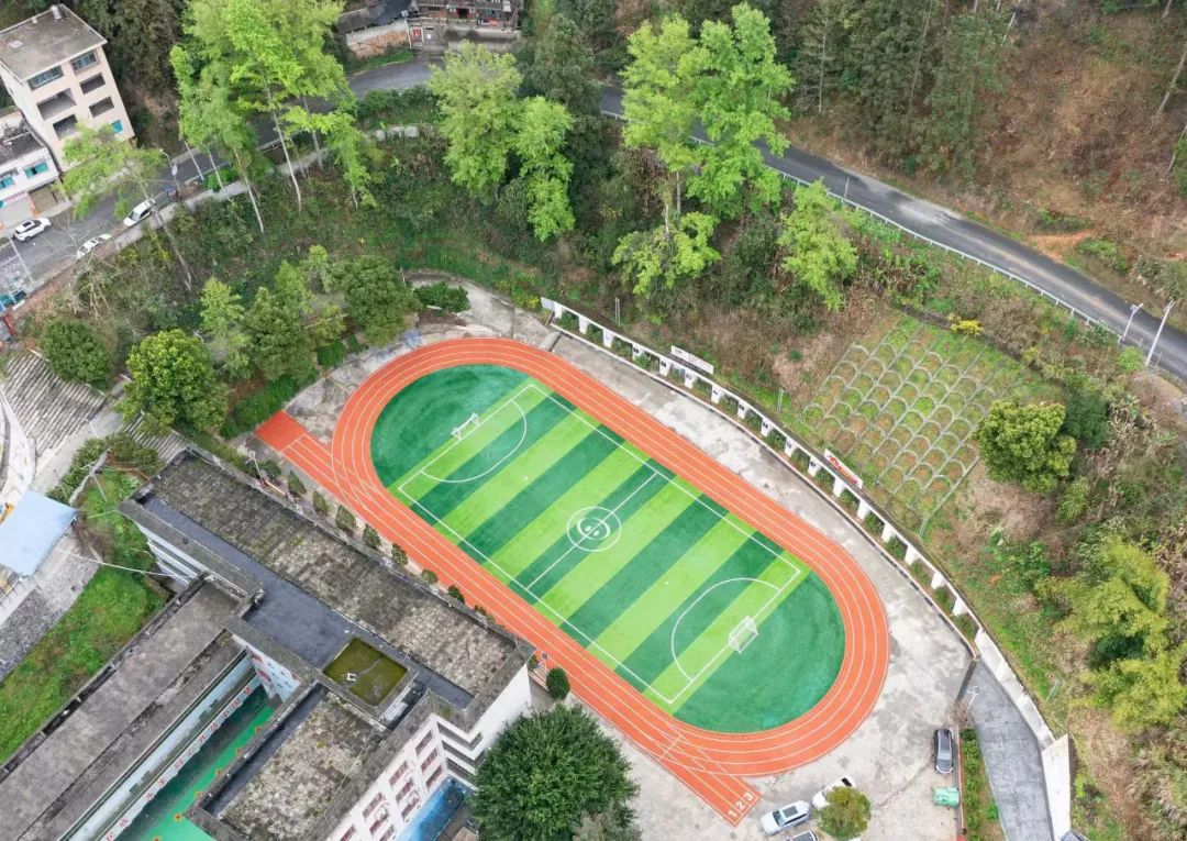 20万棵树、660所小学、118万儿童,这些数字背后的伊利公益故事