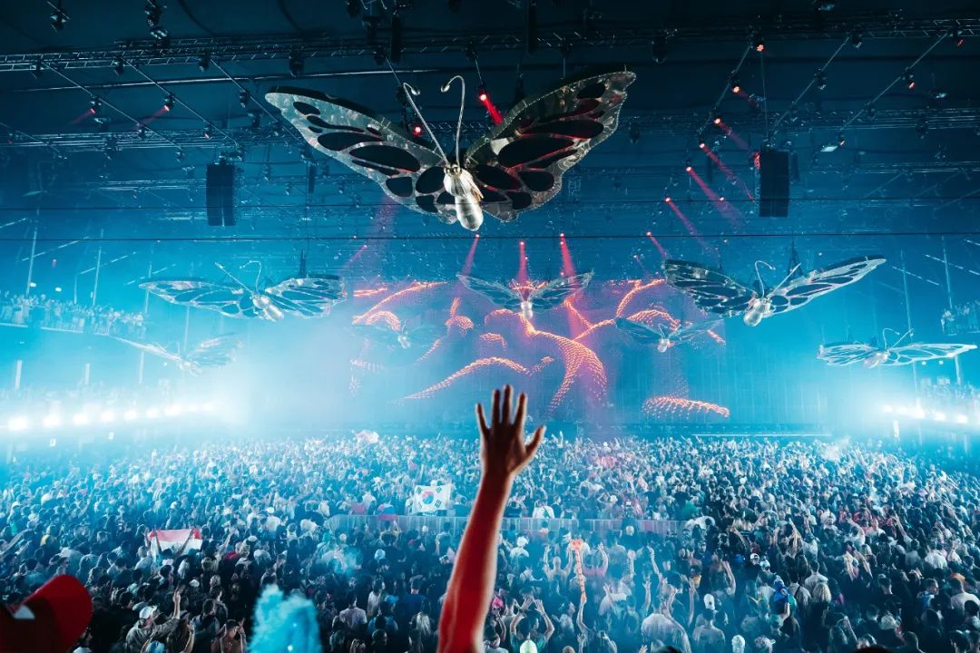 百威 x Tomorrowland,用最in的电音节撬动年轻圈层
