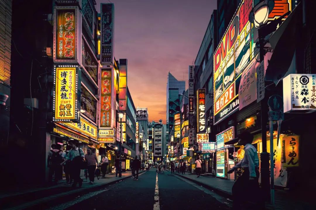 “出海热”的背后,藏着哪些生意陷阱?|梁将军对谈投资人周玖洲