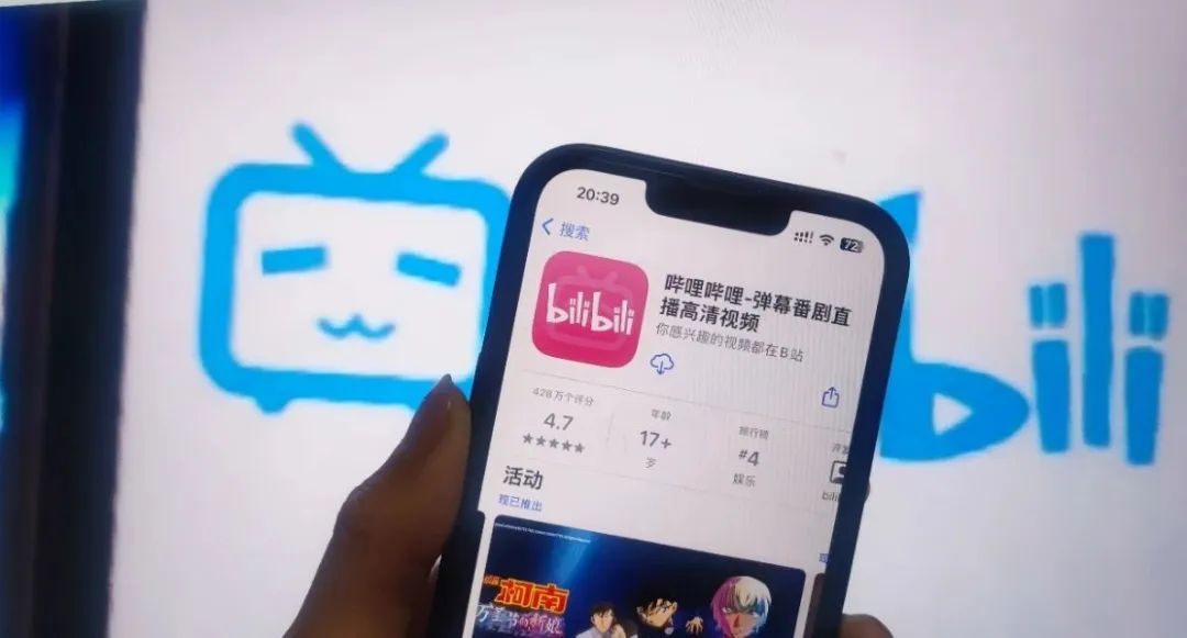 被热爱“埋葬”的UP主们