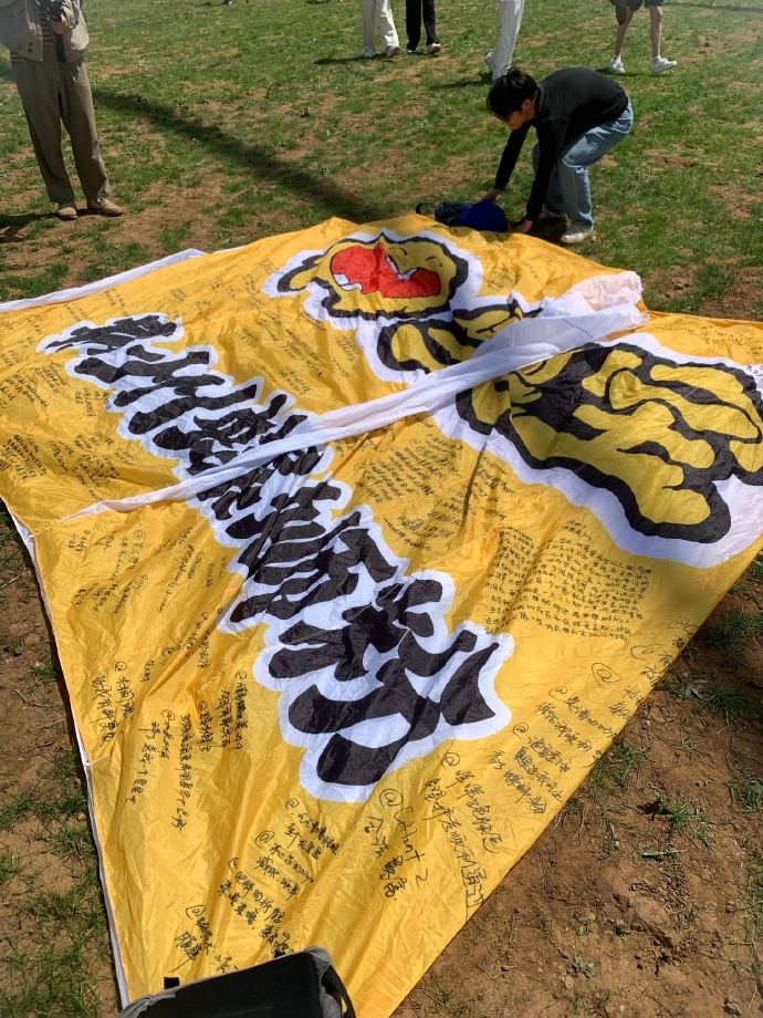30+品牌飞上天,免费广告牌被谁蹭到了?