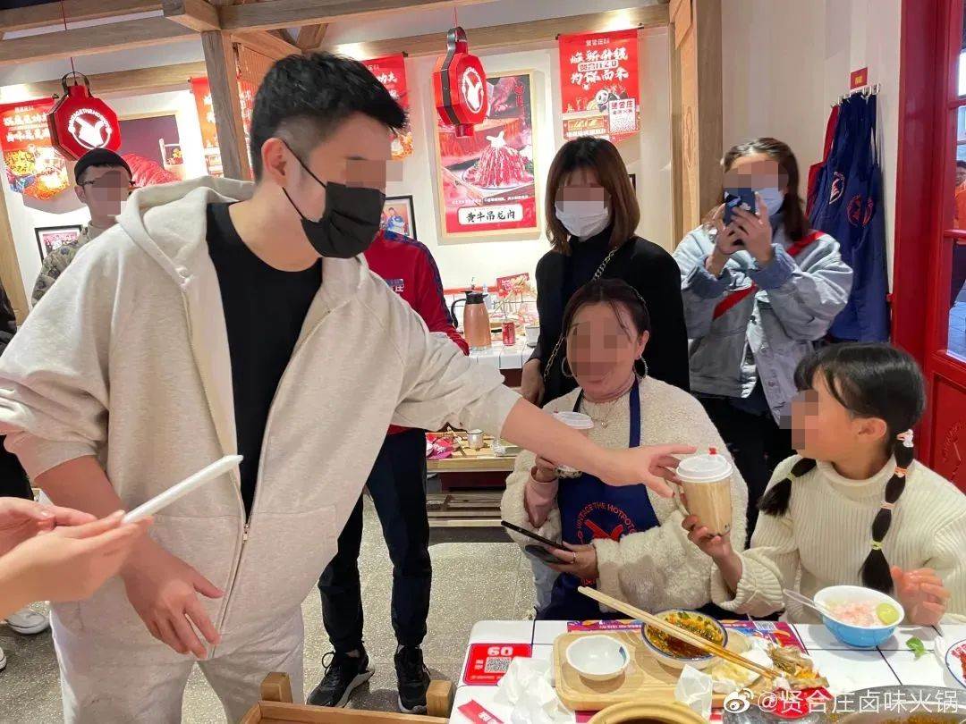 顶流代言人&ldquo;偷家&rdquo;瑞幸？网友：好歹毒的商战