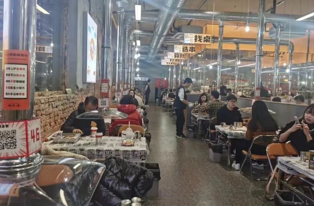 网红饮料,争抢火锅、烧烤店