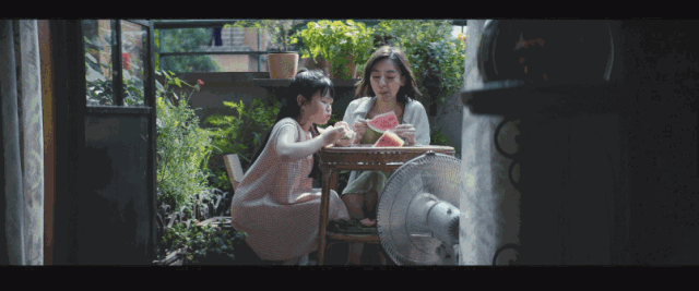 蒙牛母亲节大片刷屏,原来妈妈和我们“同岁”