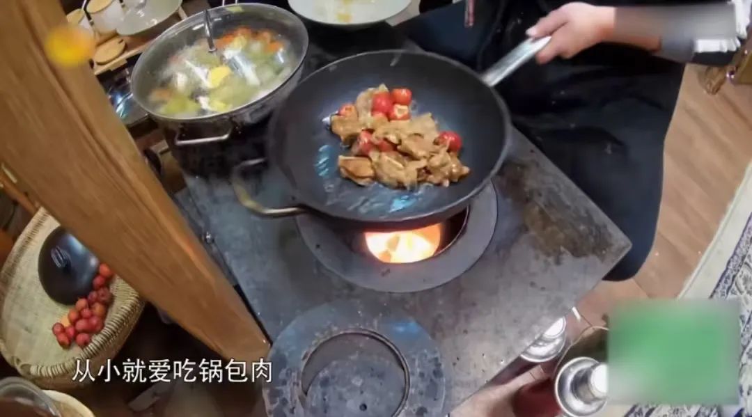 &ldquo;邪恶栀子花汉堡&rdquo;火了！蹭流量背后是商战？