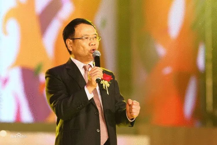 高瓴厚望老鞋王|巨潮