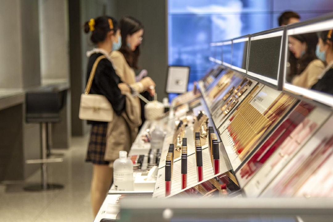 销量下滑、股价大跌,品牌比网红先“塌房”?