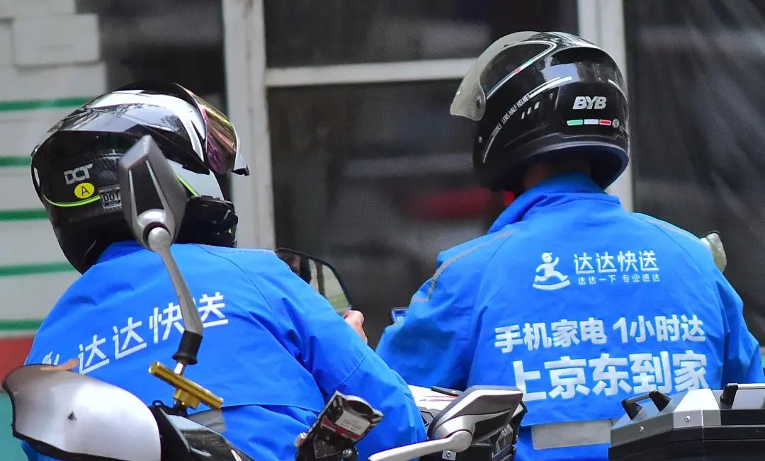 撬动十万地推大军，京东摸着美团过河