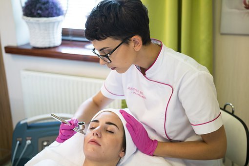 美容院facial-treatment-5529815__340.jpg