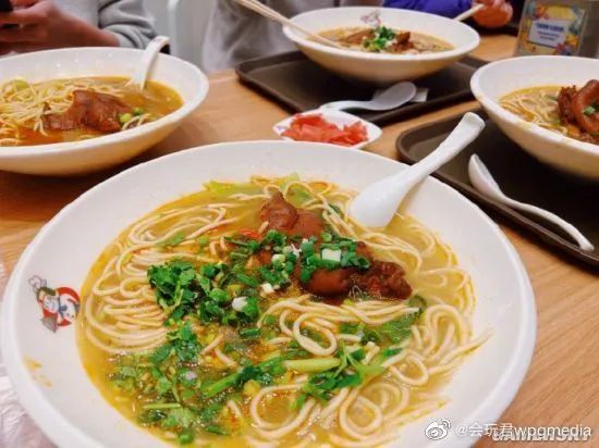 小米火锅爆了，&ldquo;社会性死亡&rdquo;食堂小编赢麻了！