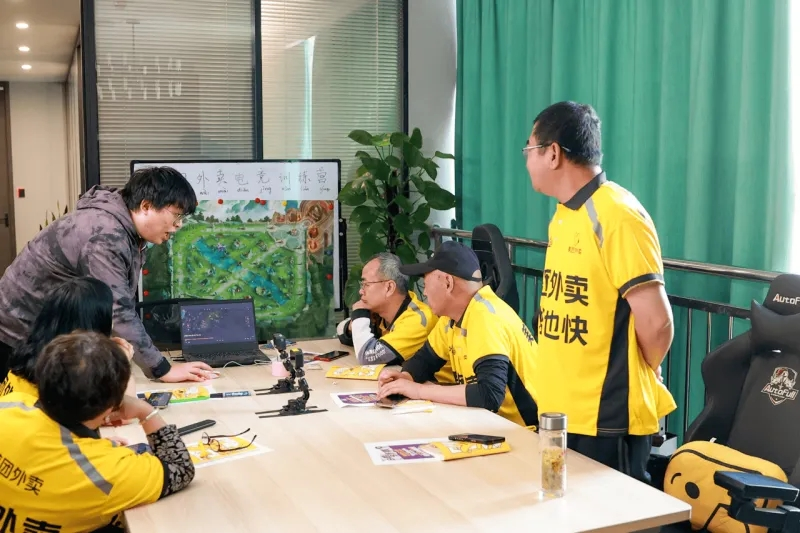 平均年龄55岁的夕阳红电竞队vs职业战队?美团外卖真的太会玩了!
