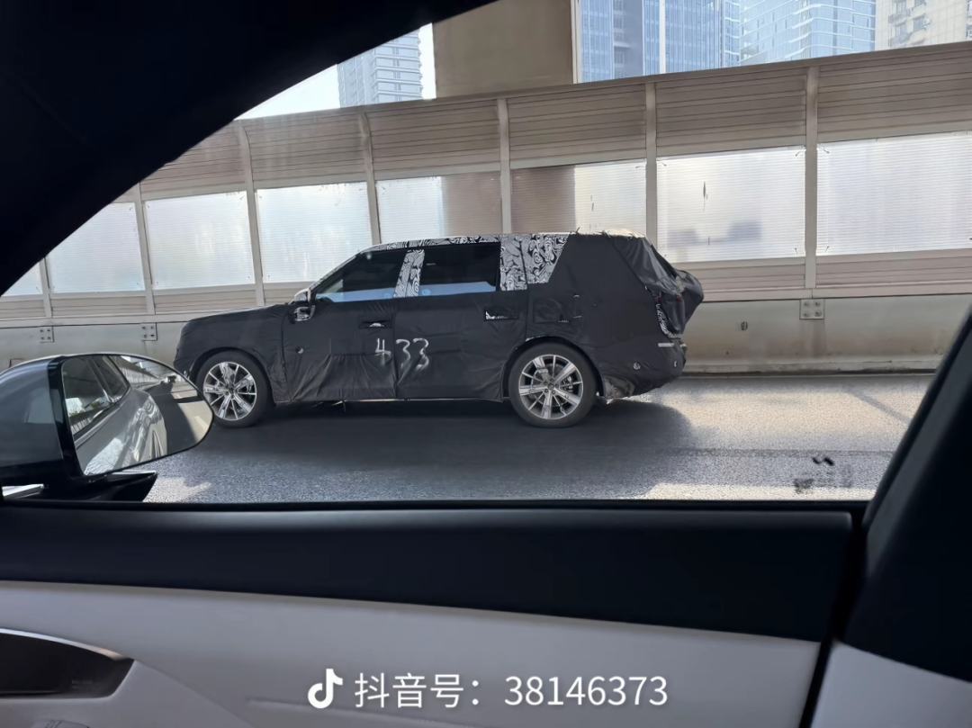 小米YU9曝光,年轻人第一台“揽胜”来了