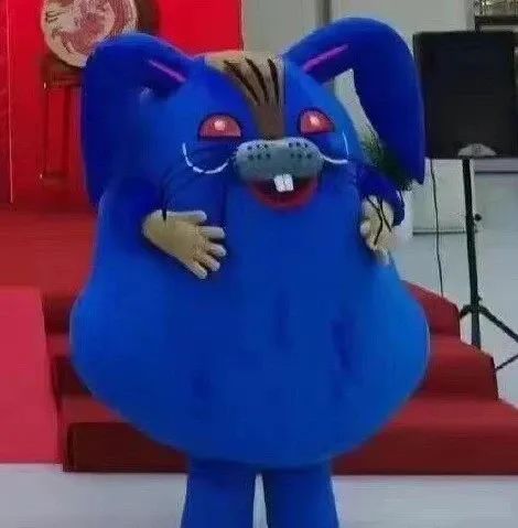 巴黎世家&ldquo;阴间&rdquo;新春广告，比李佳琦卖寿衣还绝！