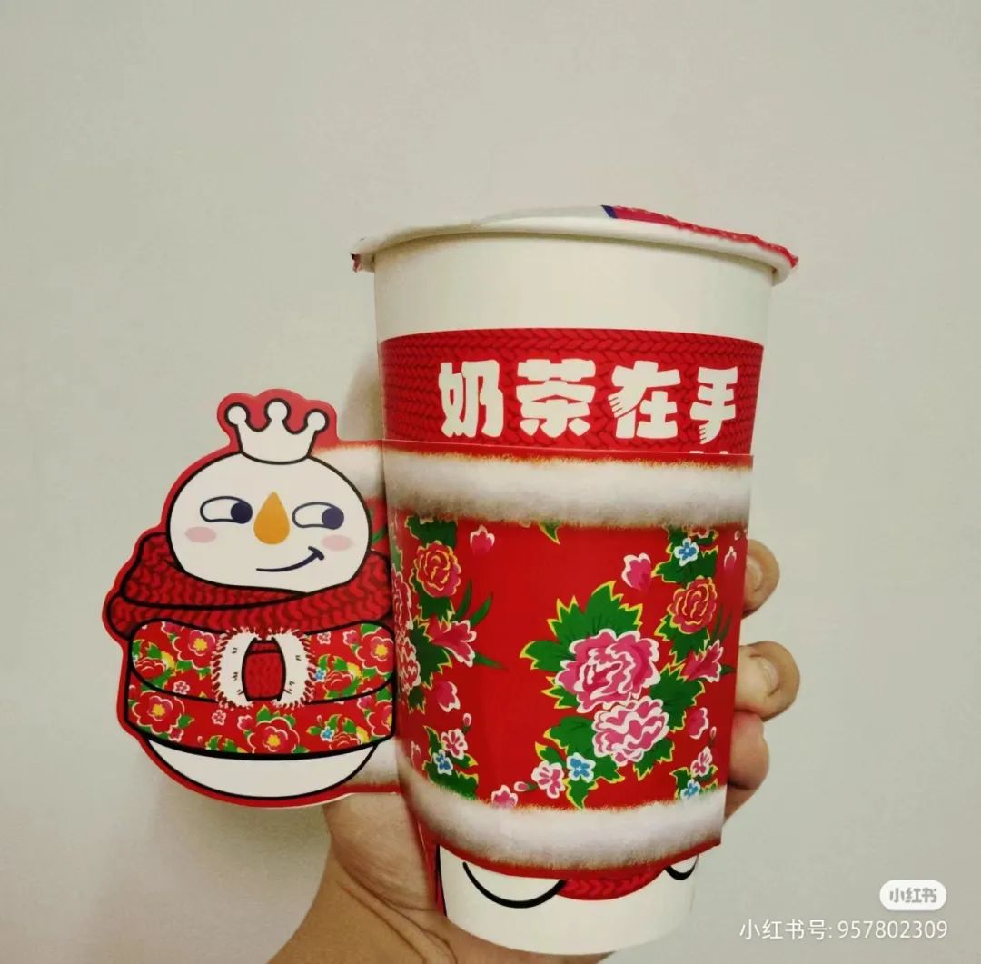 蜜雪冰城的“痰盂”炸裂全网,吴亦凡看完都笑吐!