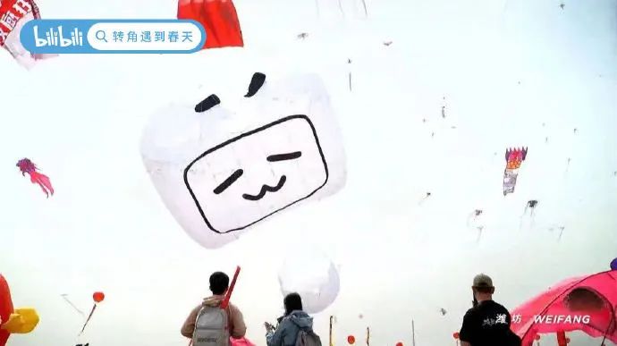 除了秦始皇变形计，雪王和天猫也被潍坊放了风筝