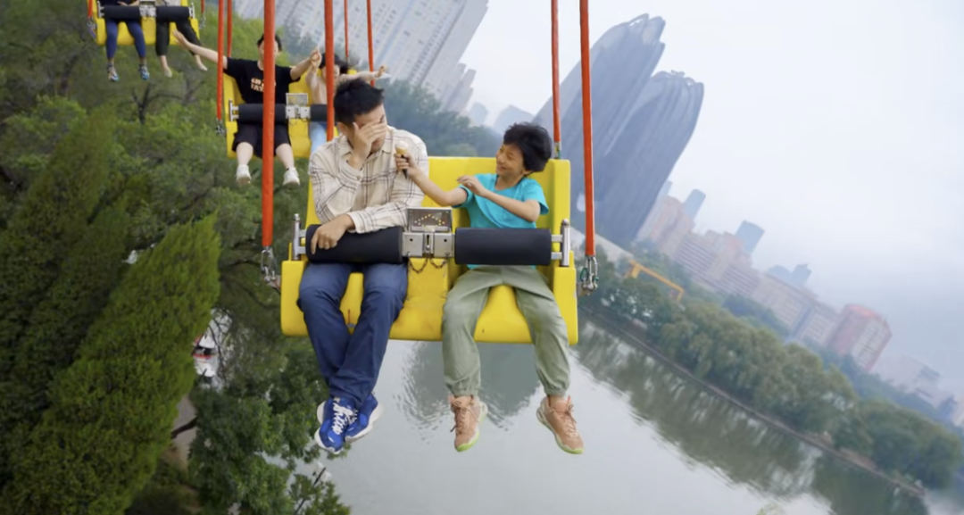 这是一条“爹”味儿很重的视频……..