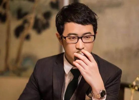 定价连李佳琦都说&ldquo;疯了&rdquo;的&ldquo;花西子&rdquo;，如何快速起盘的？