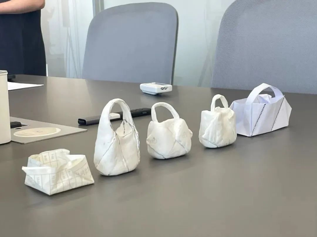 从手工作坊到新锐国货箱包代表,12岁的古良吉吉:韧性更强,才能走得更远
