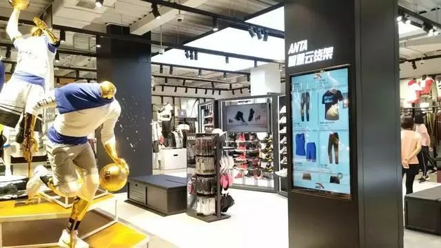 2023,鞋服品牌们数字化“大潮”