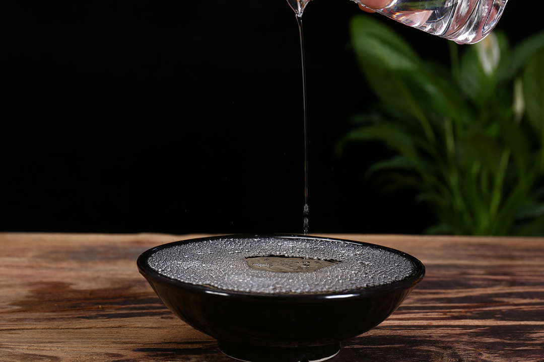 茅台玩转跨界背后:直销占比达45%,以直营直控穿越行业周期?